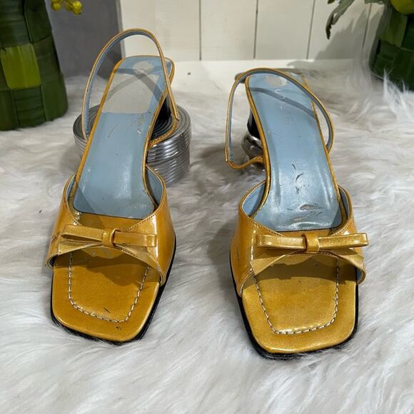NEW Unisa Vintage 90s Patent Leather Slingback Bows Kitten Heel Sandals 6.5 NWOB - Picture 7 of 16